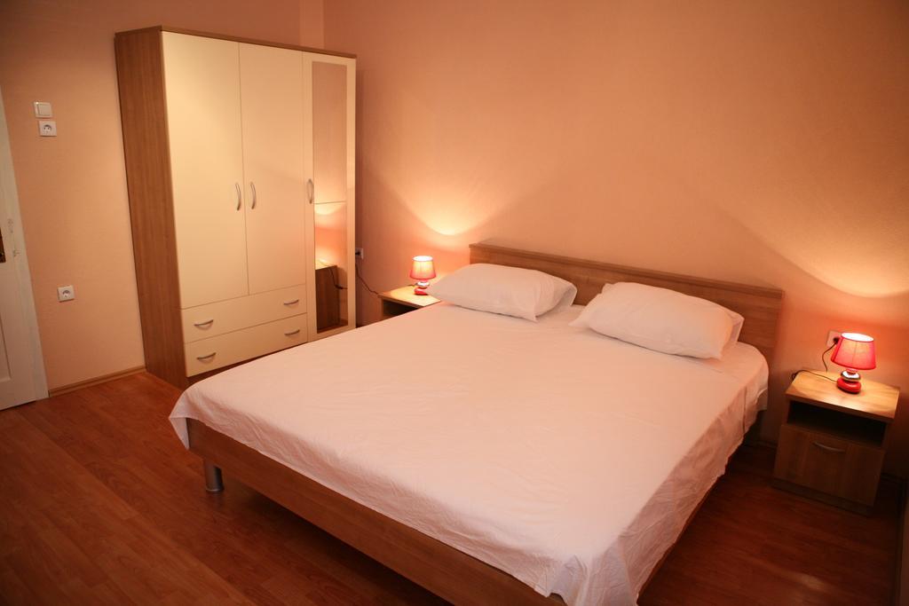 Apartments Radic Трогир Стая снимка