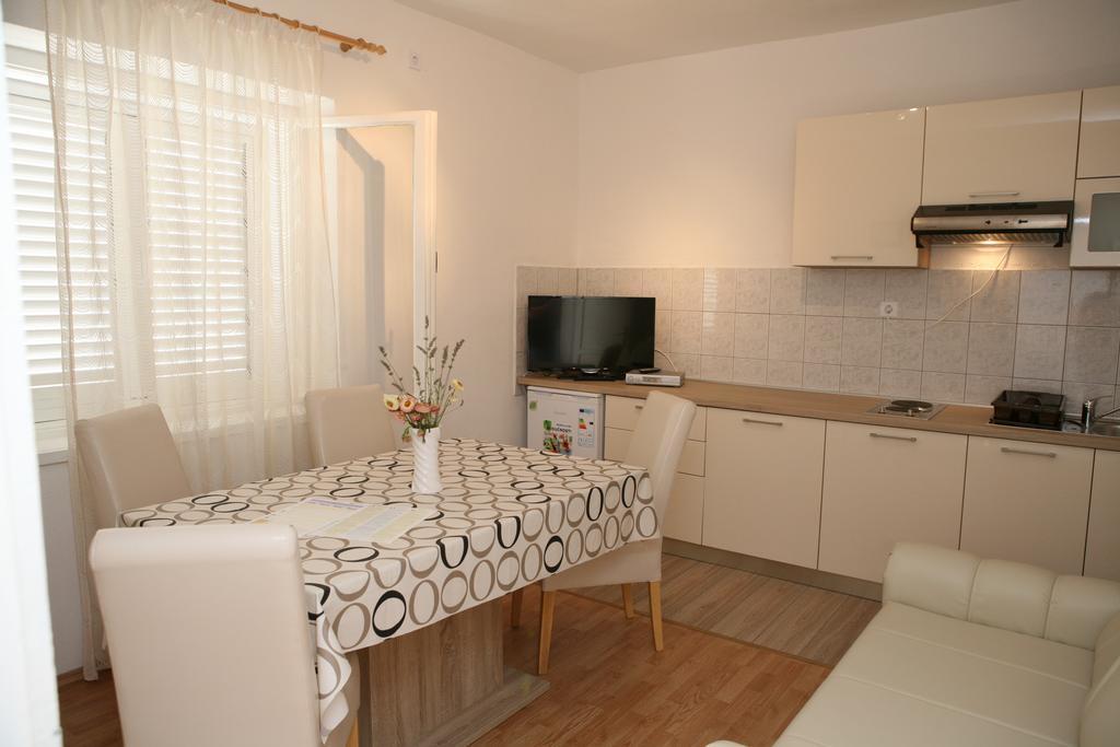 Apartments Radic Трогир Стая снимка