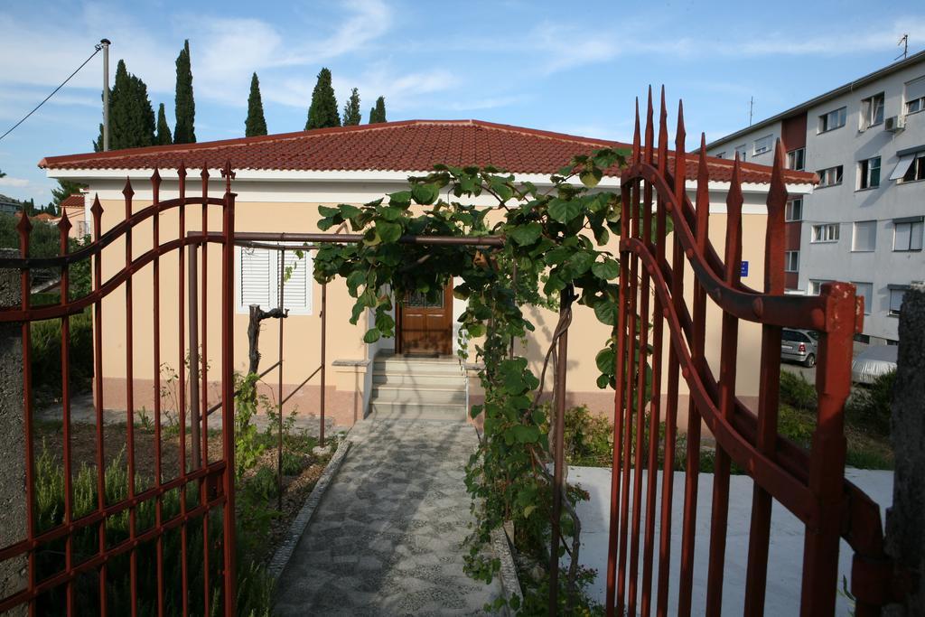 Apartments Radic Трогир Стая снимка