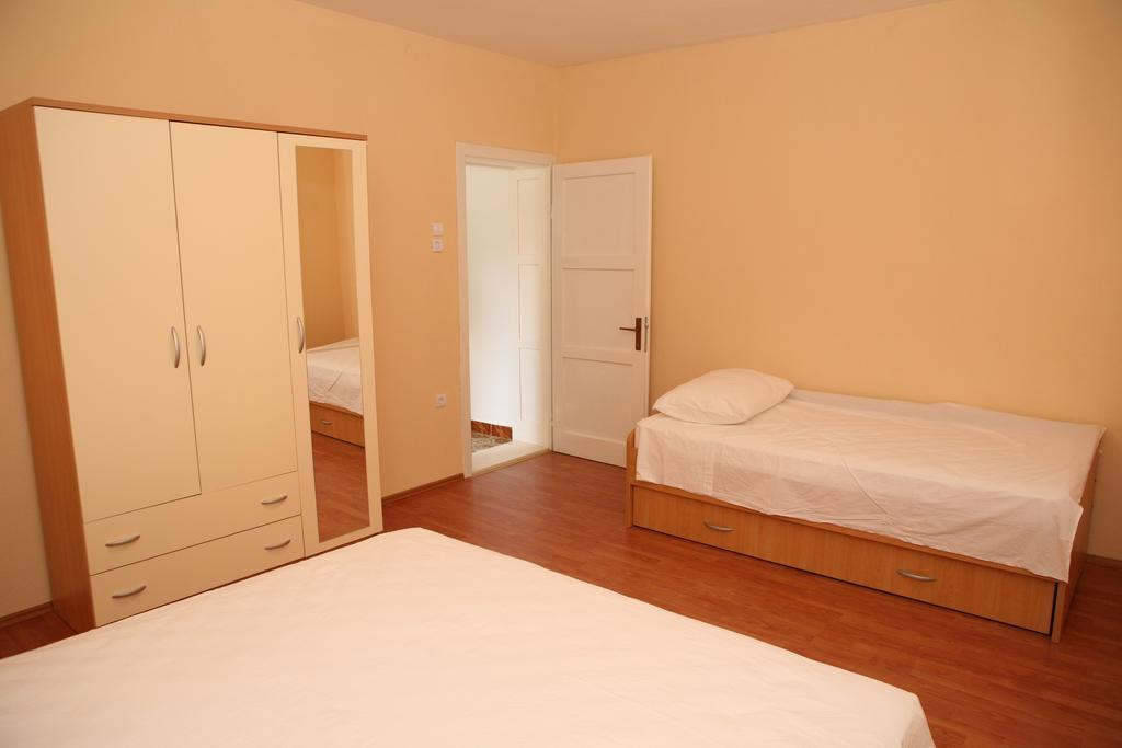 Apartments Radic Трогир Стая снимка