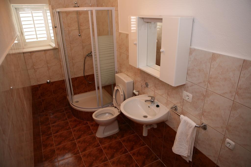 Apartments Radic Трогир Стая снимка
